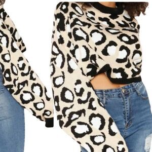 NWT NAA NAA Women’s Animal Print Long Sleeve Cropped Sweater Size S/M